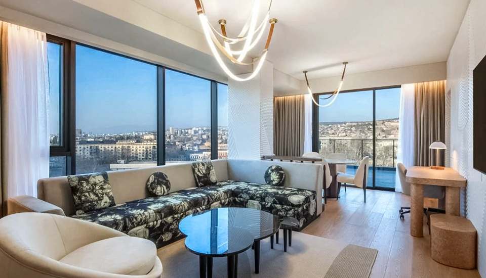 سوئیس اوتل تفلیس